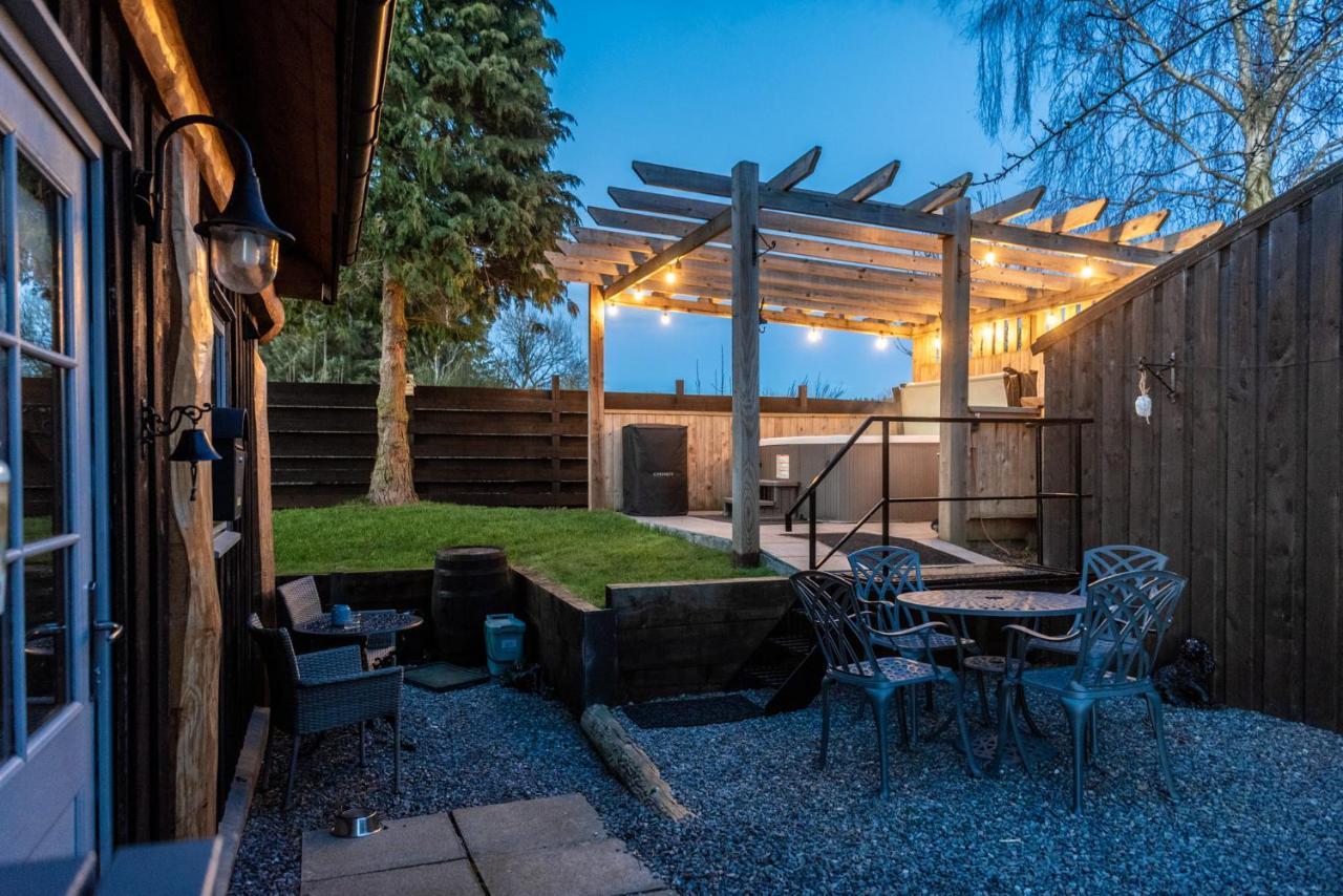 Rowanlea Lodge With Hot Tub Marykirk المظهر الخارجي الصورة